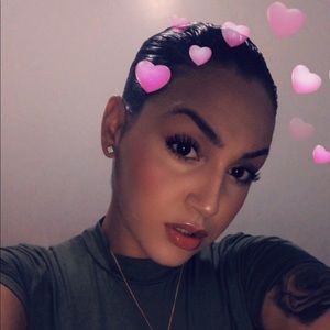 Meet your Posher, Maxine